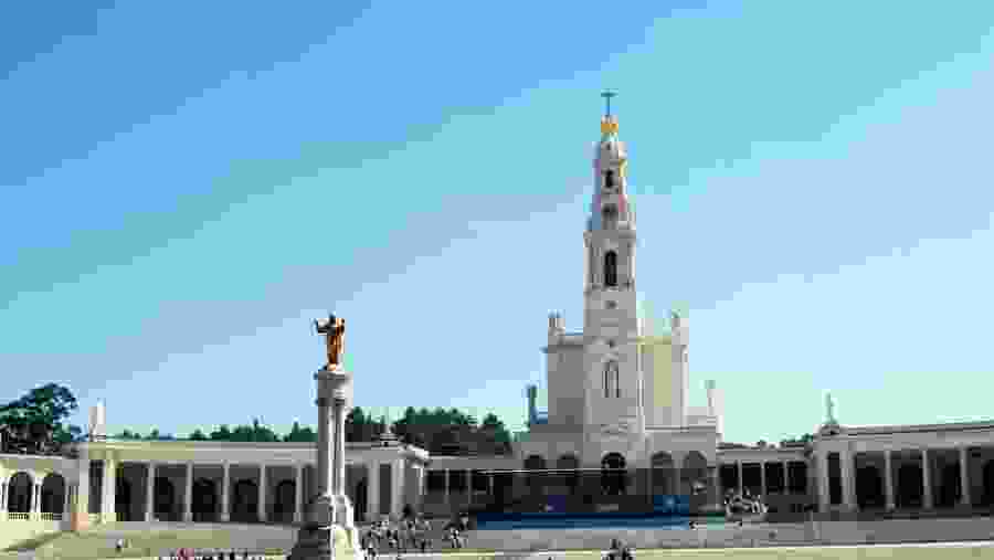 Make your way to the Sanctuary of Our Lady of Fátima