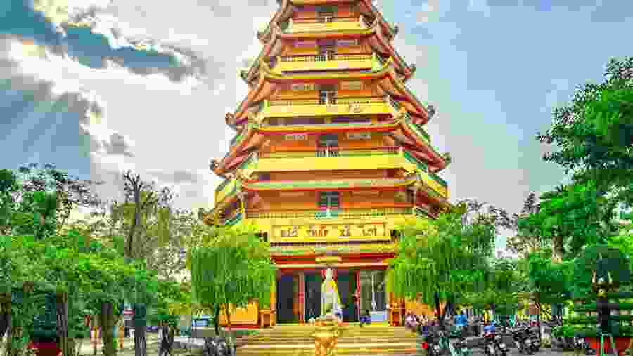 Marvel at the Giac Lam Pagoda