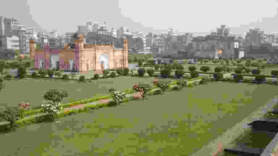 garden with monuments 