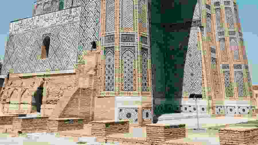 Explore the Registan Square