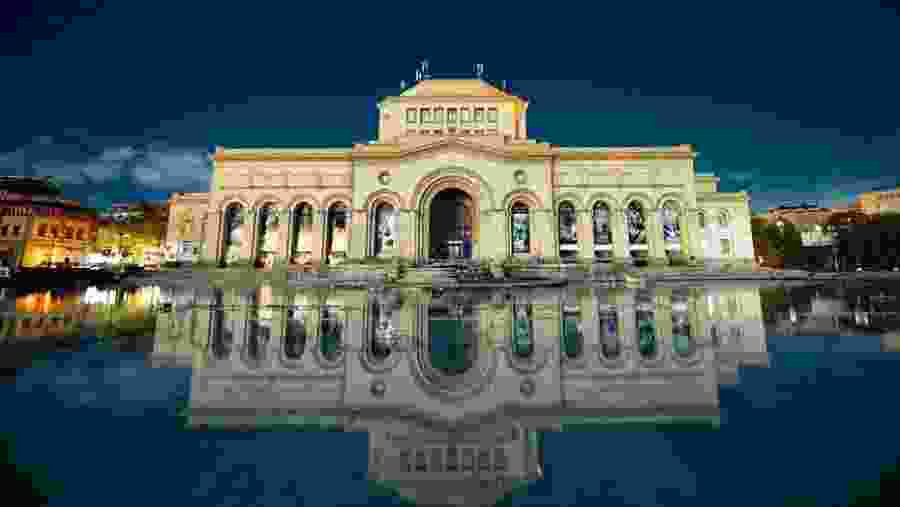 Visit the Republic Square of Yerevan, Armeina