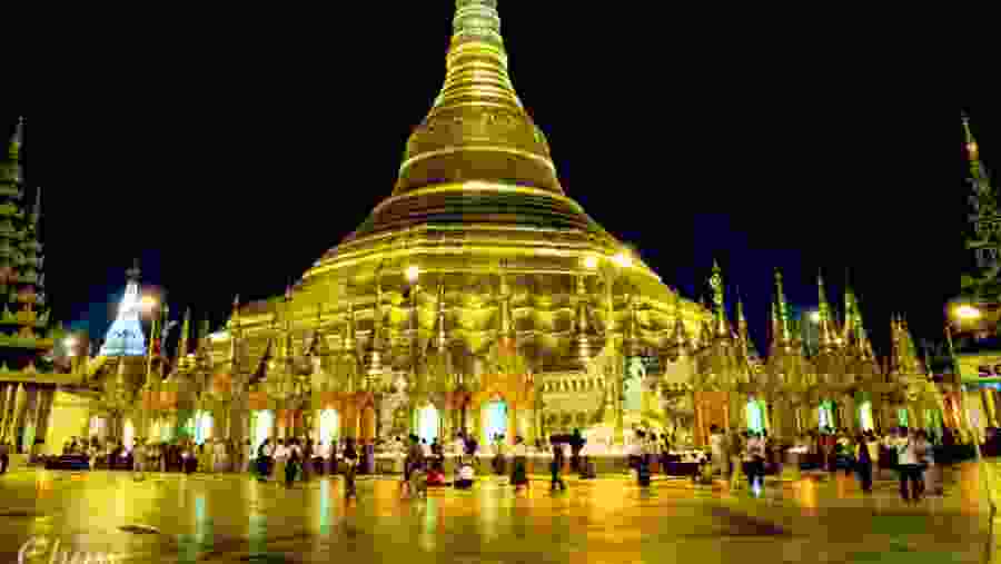 Night view of Shwedagon Pagoda