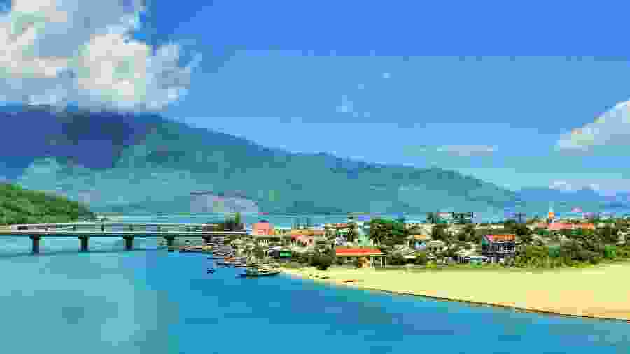 Relax at the Lang Co Beach in Vietnam