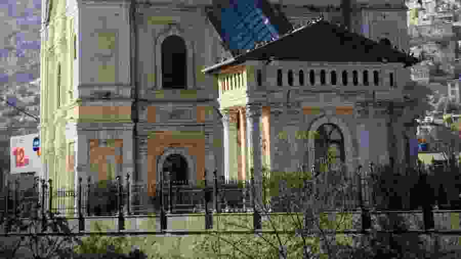 Shah-Do Shamshira Mosque