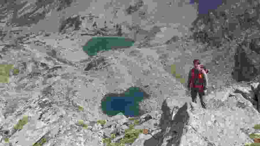 Glaciar lake in Paring Mountains