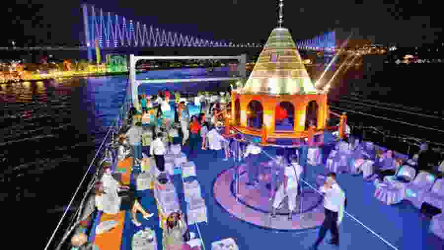 Bosphorus dinner cruise