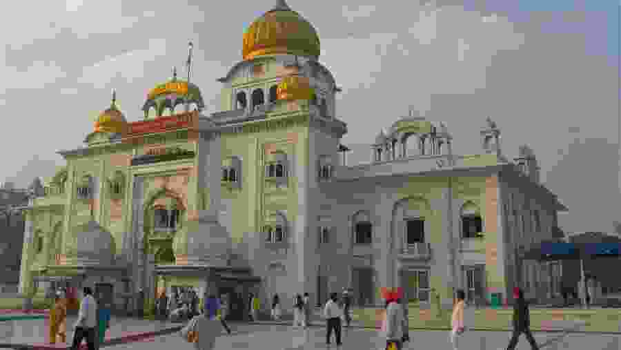 Visit Gurudwara Bangla Sahib