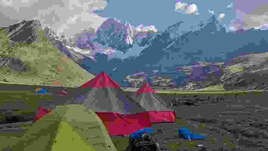 Cordillera Huayhuash Camping