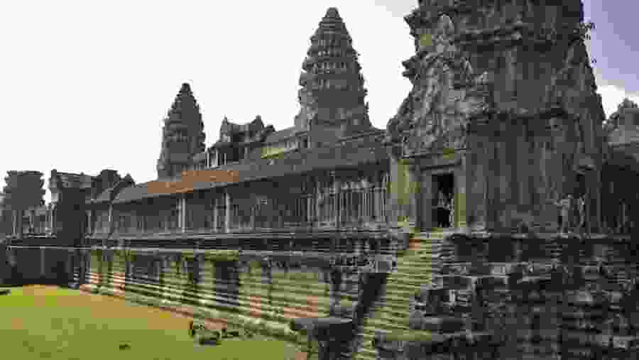 Visit the Extraordinary Angkor Wat Temple