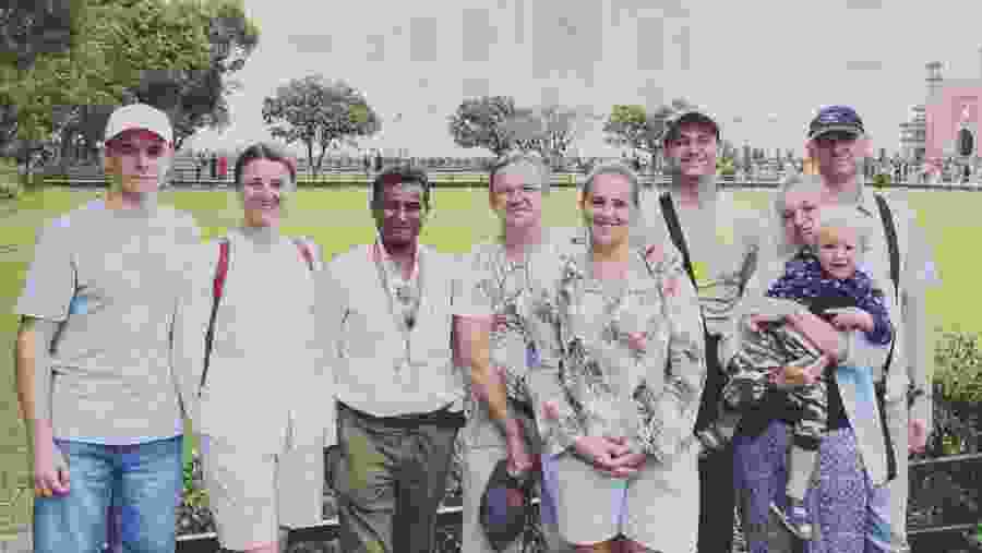 Travellers with the guide at Taj Mahal