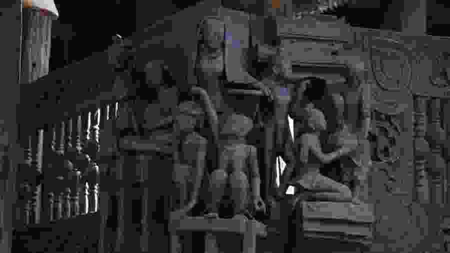 See the historic statues