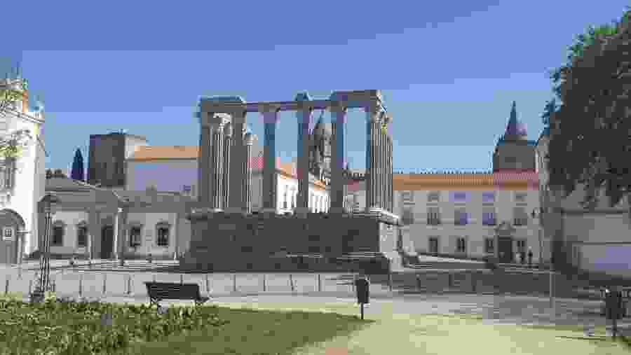 See the Templo Romano Évora