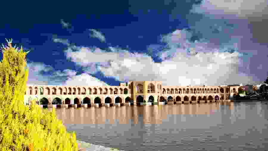 Si-o-se-pol bridge
