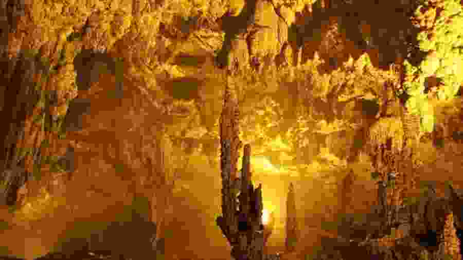 Marvel at  Nguom Ngao Cave