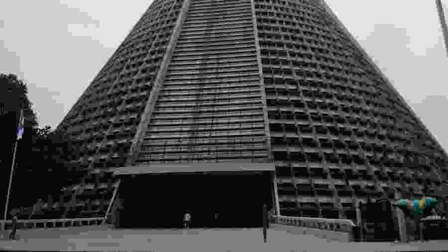 See the Huge Rio de Janeiro Cathedral