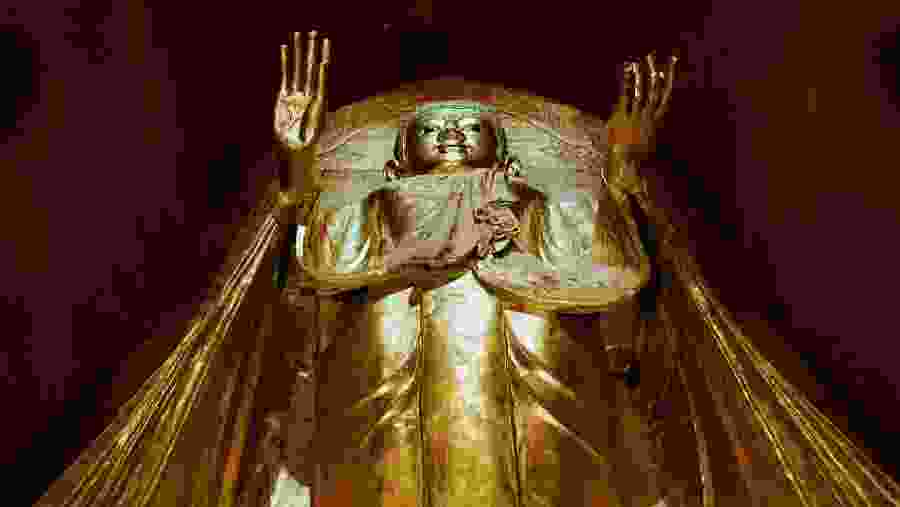 Marvel at Buddha's Statue