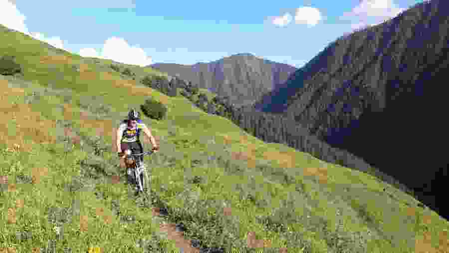 Enjoy Thrilling Single-track Descent