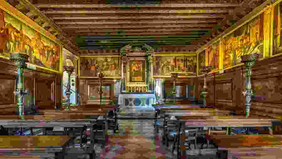 Visit the Scuola di San Giorgio degli Schiavon