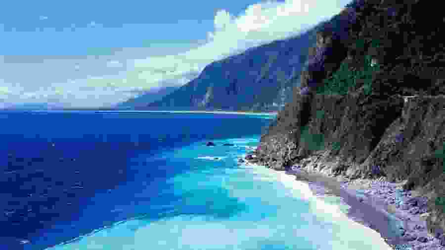 Admire Ching-Shui Cliff