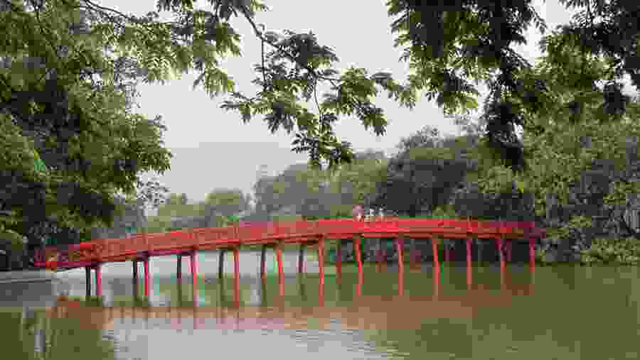 Thê Húc Bridge