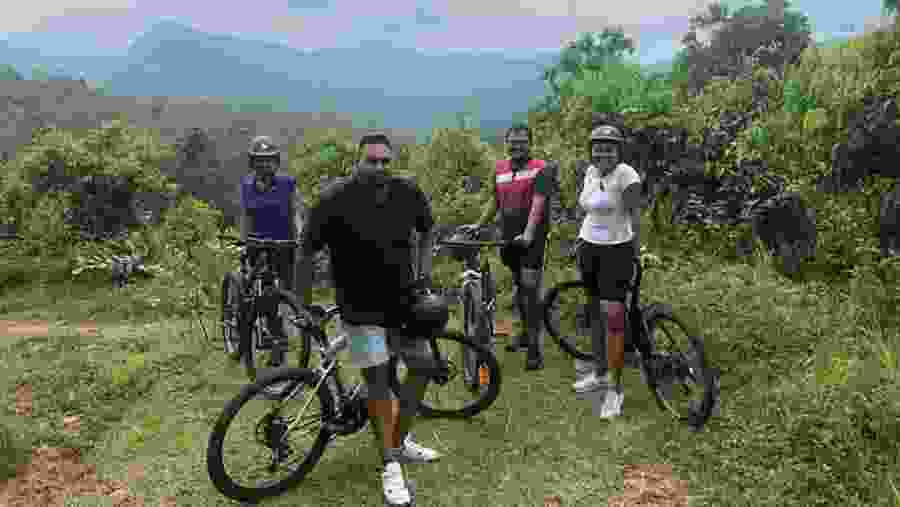 Travellers on cycles