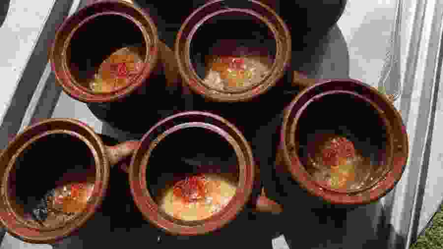 Enjoy eating Piti (Azerbaijani Soup)