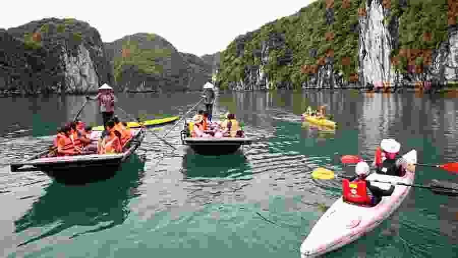Kayak On Lan Ha Bay