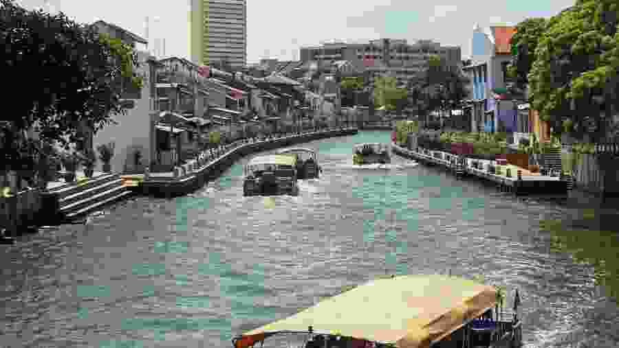 Sailing through the city