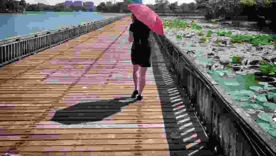 Walk by the Lake Kandawgyi