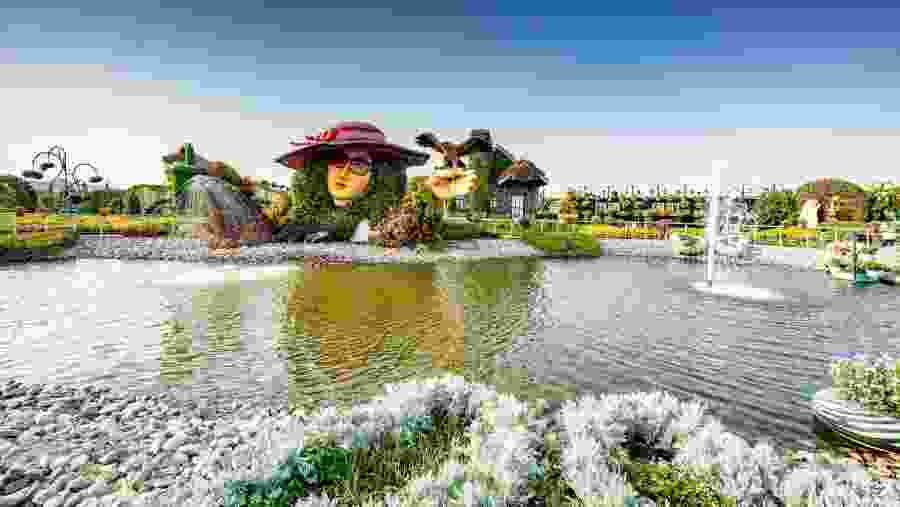 Visit the beautiful Miracle Garden in Dubai