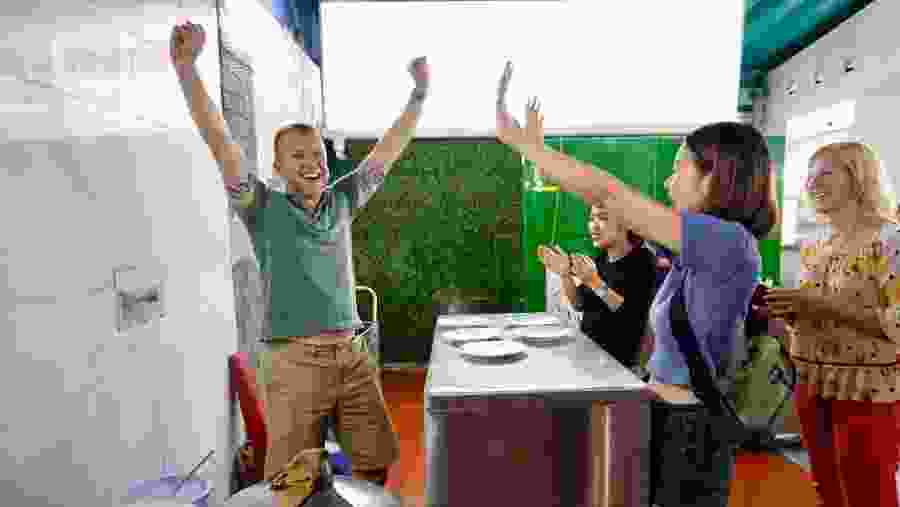 Vietnamese steamed cake competition