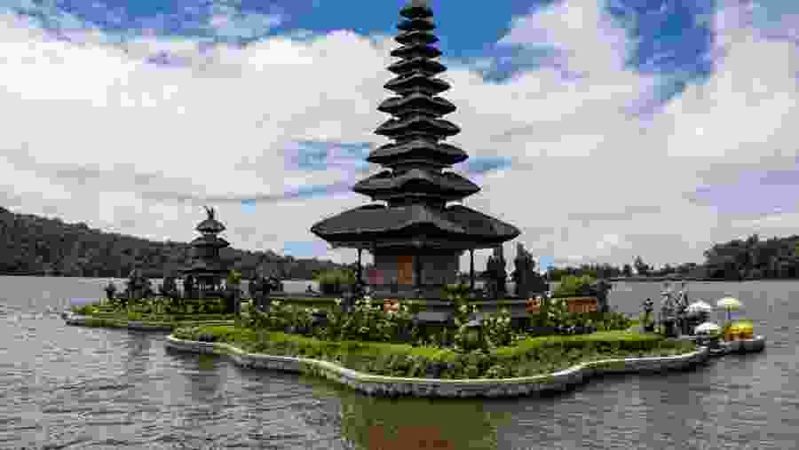 Visit the iconic Ulun Danu Beratan Temple