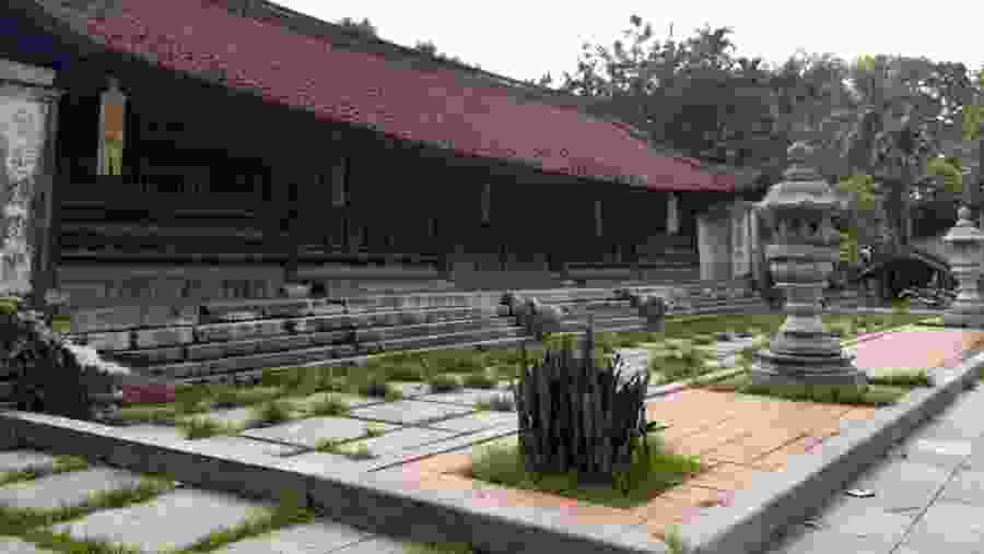 Chua Thay Pagoda in Hanoi