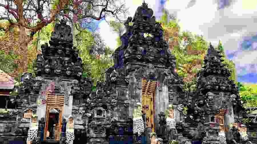 Goa Lawah ( Bat Cave Temple )