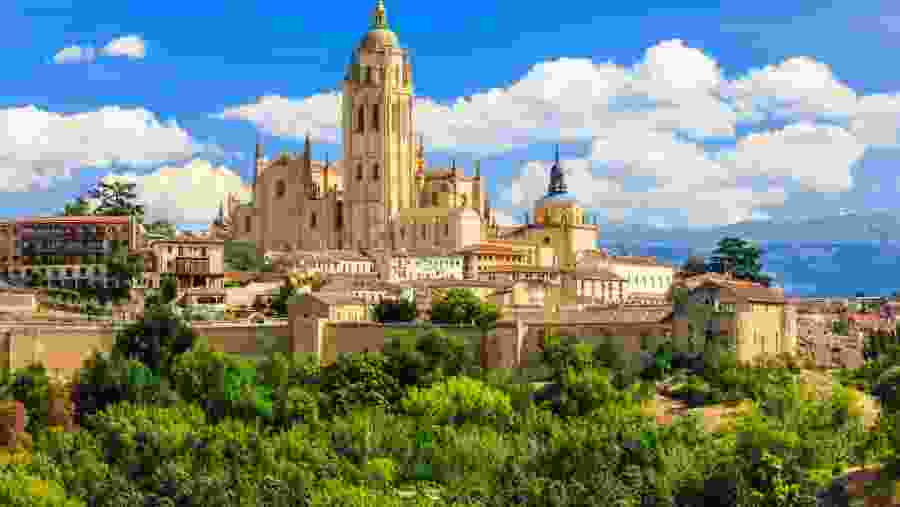 See the glorious Segovia Cathedral