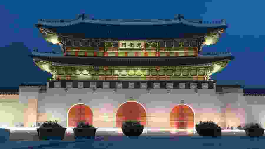Admire the Gyeongbok Palace