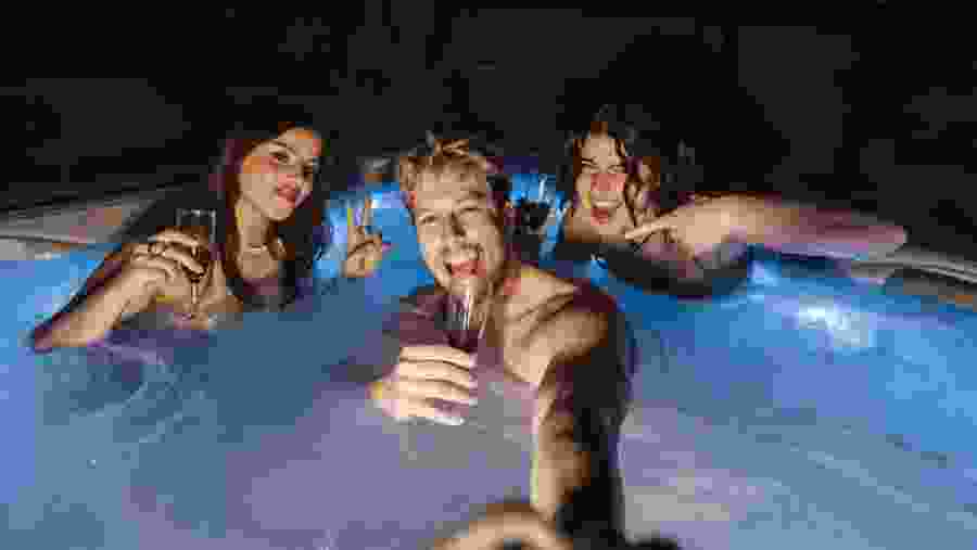 Arctic Forest Sauna and Jacuzzi with Northern Lights