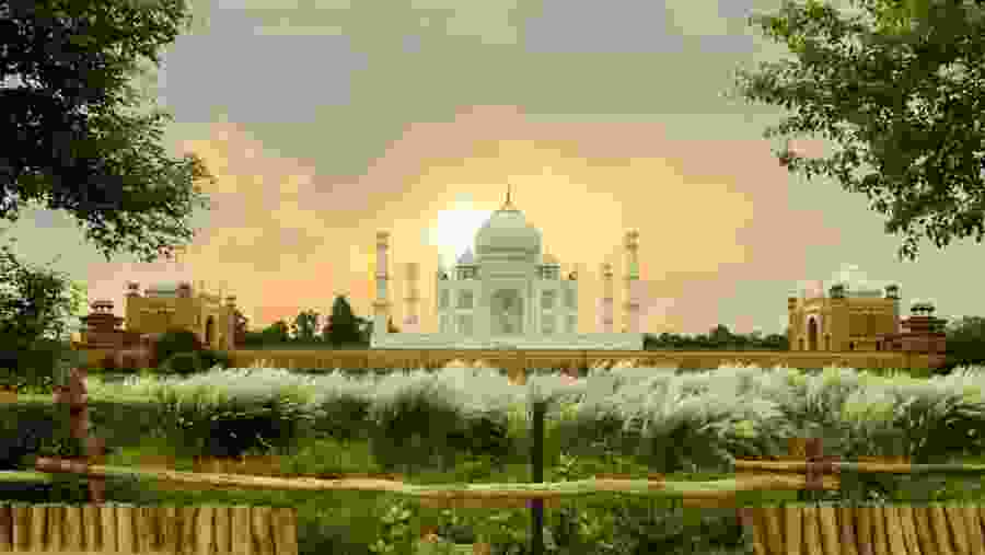 Taj Mahal at sunset