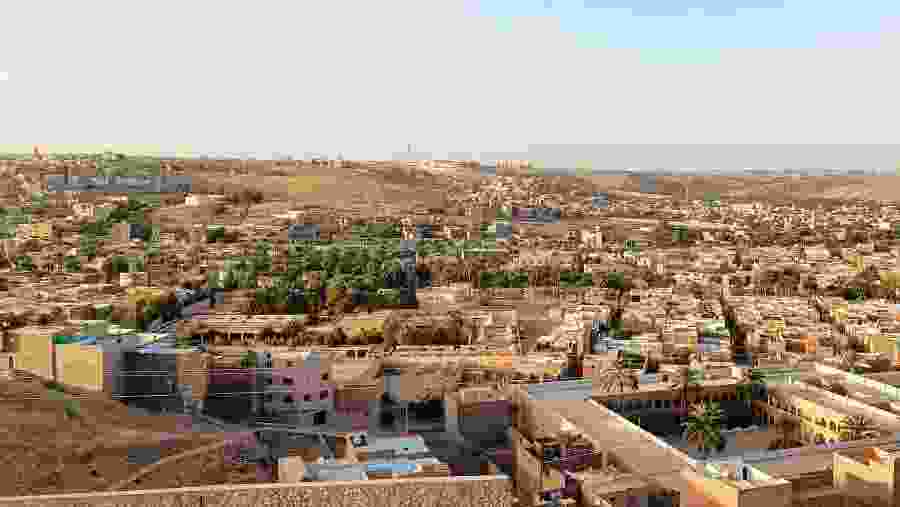 Explore the city of Ghardia