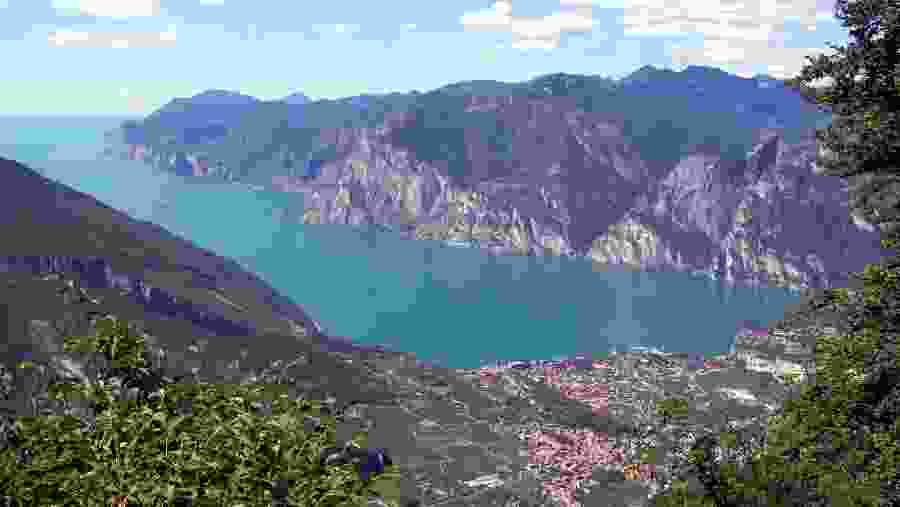 Marvel at the Beautiful Garda Lake