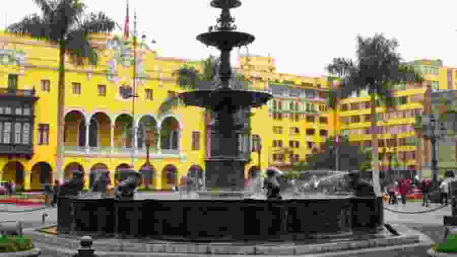 Visit the Plaza De Armas De Lima