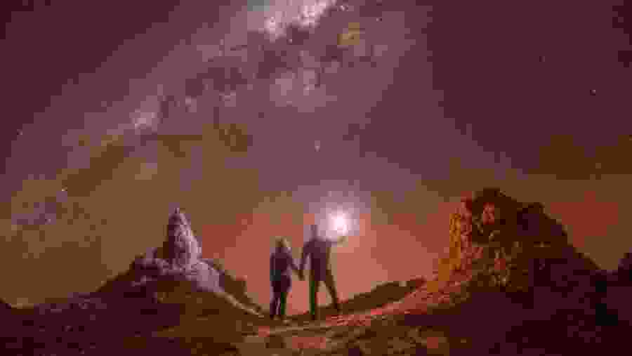 Traveller stargazing