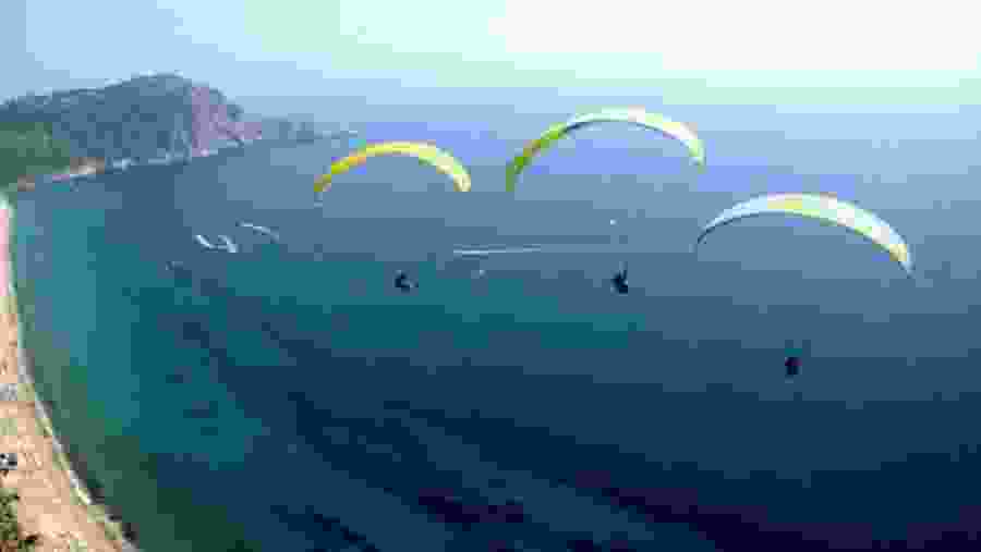 Travellers paragliding