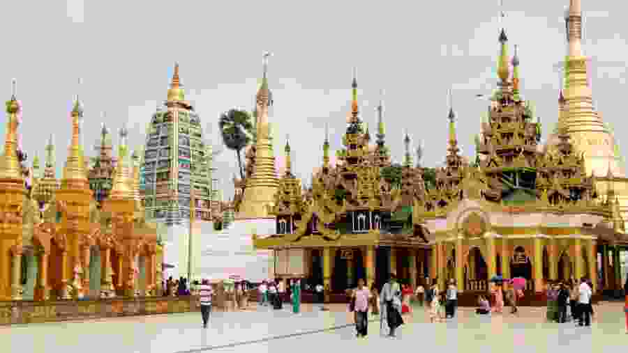 Explore the Shwedagon Pagoda in Yangon