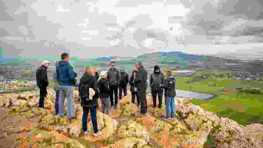 Jerzeel Valley - Mt. Precipice