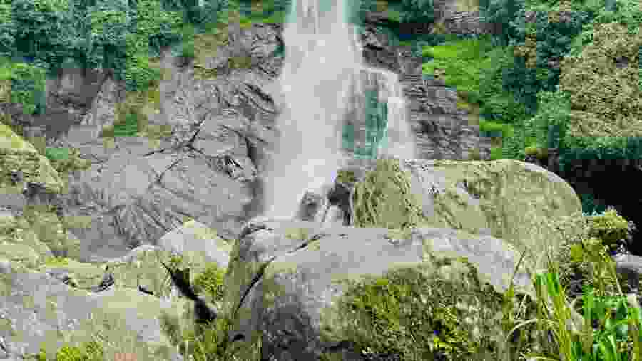 Ramboda Falls in Nuwara Eliya