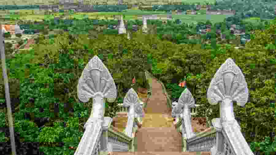 Oudong Mountain