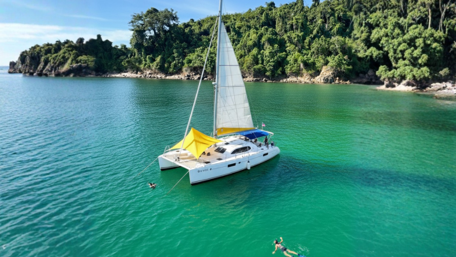 Catamaran Snorkel & Sailing Tour with Meal