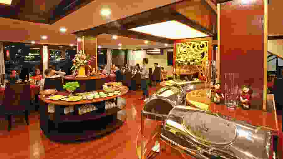 La Pinta Cruise Restuarant