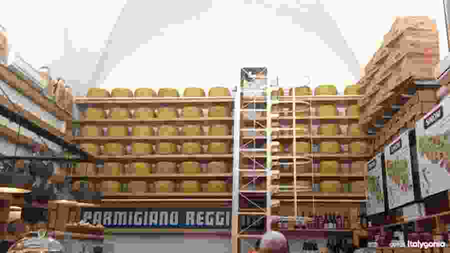 BOLOGNA walking tour